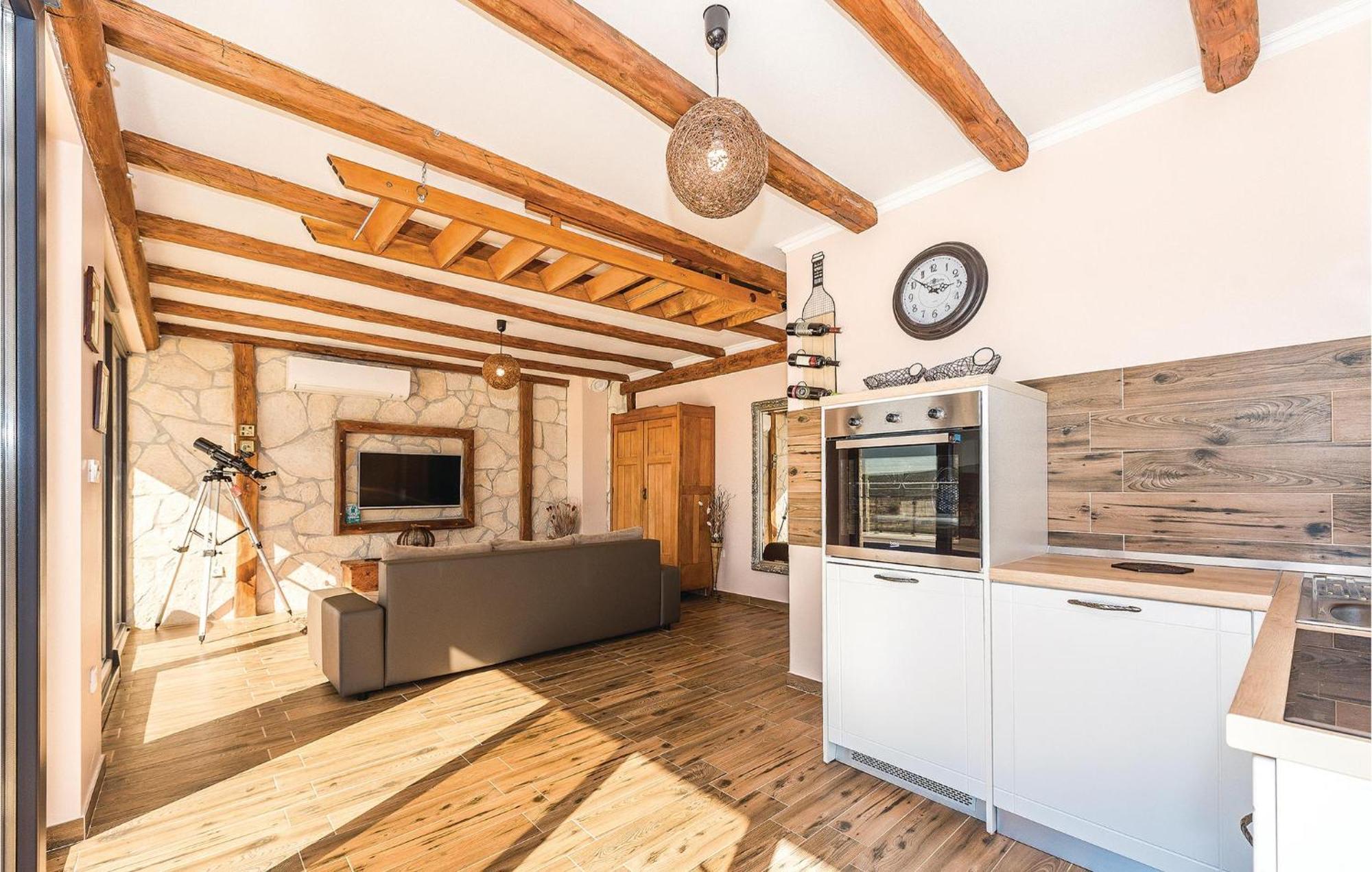 Gorgeous Home In Kijevo With Kitchen Luaran gambar
