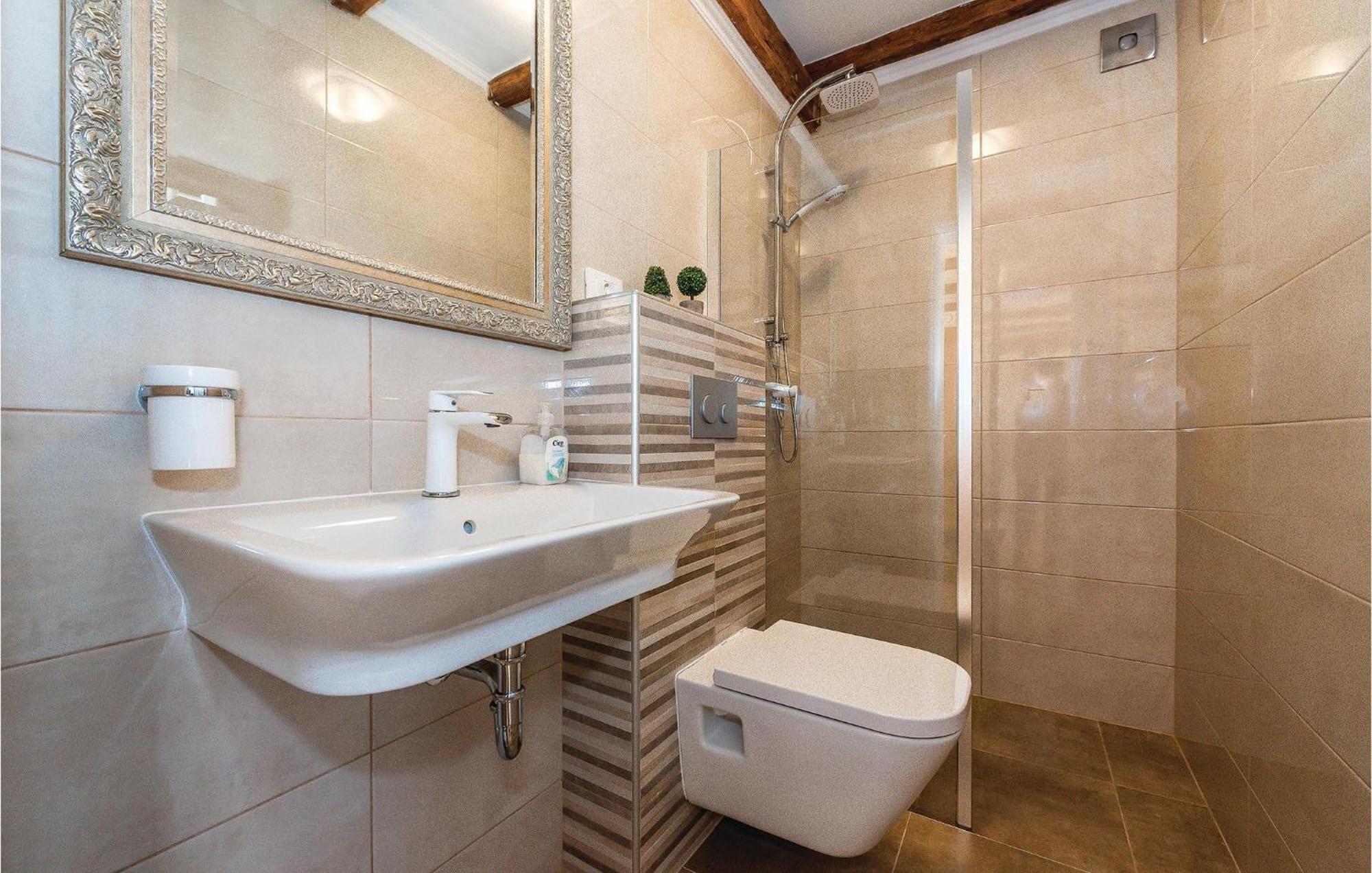Gorgeous Home In Kijevo With Kitchen Luaran gambar
