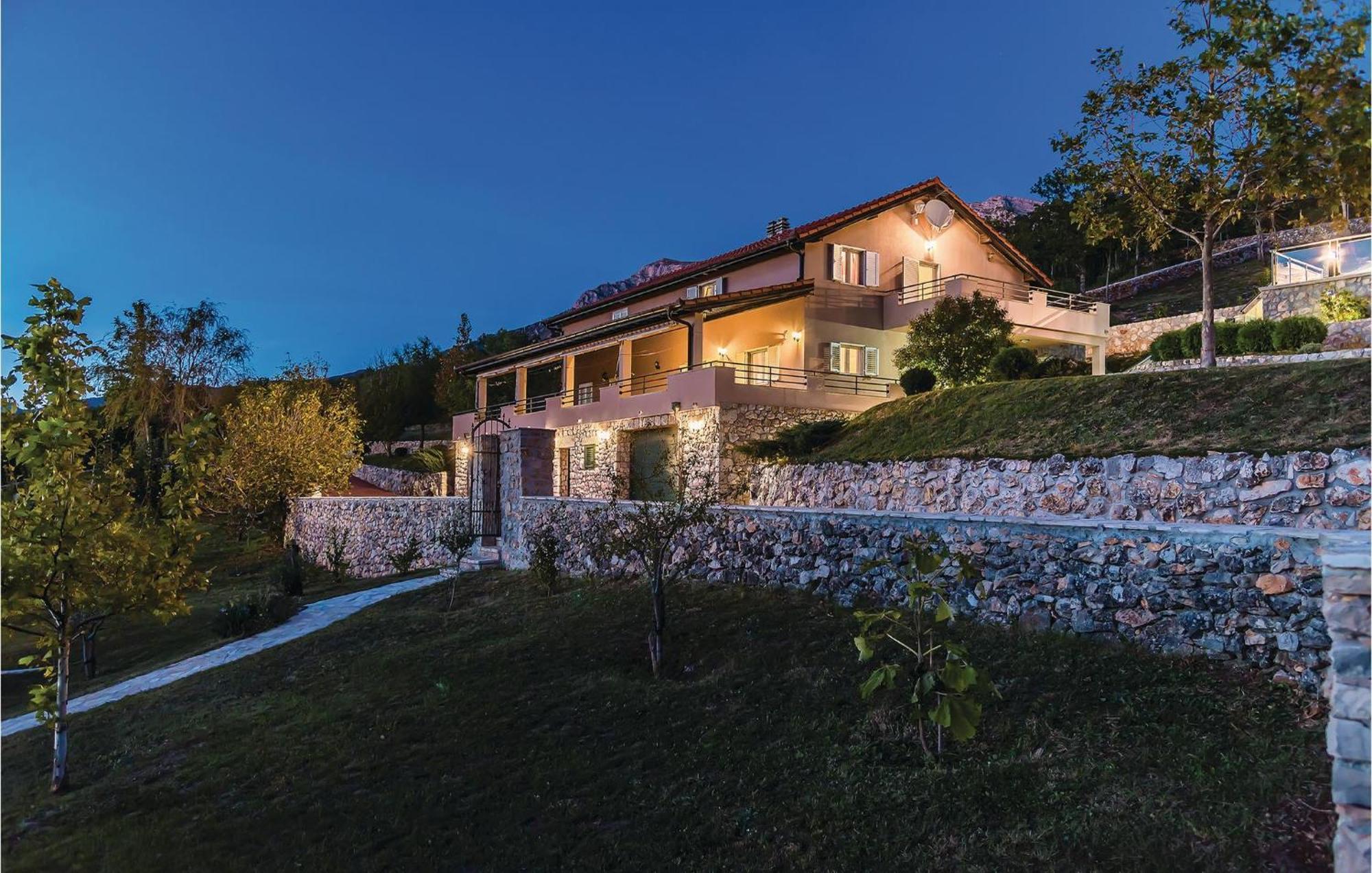 Gorgeous Home In Kijevo With Kitchen Luaran gambar
