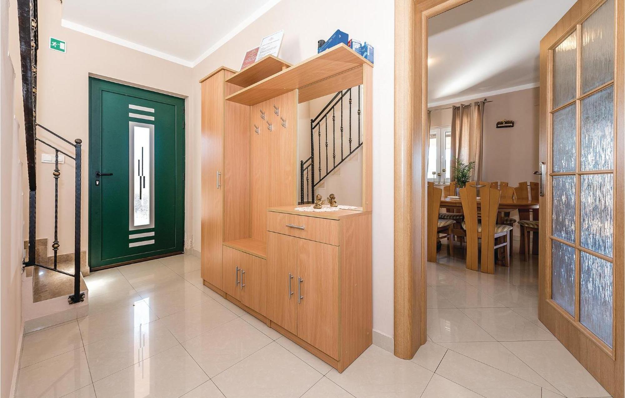 Gorgeous Home In Kijevo With Kitchen Luaran gambar