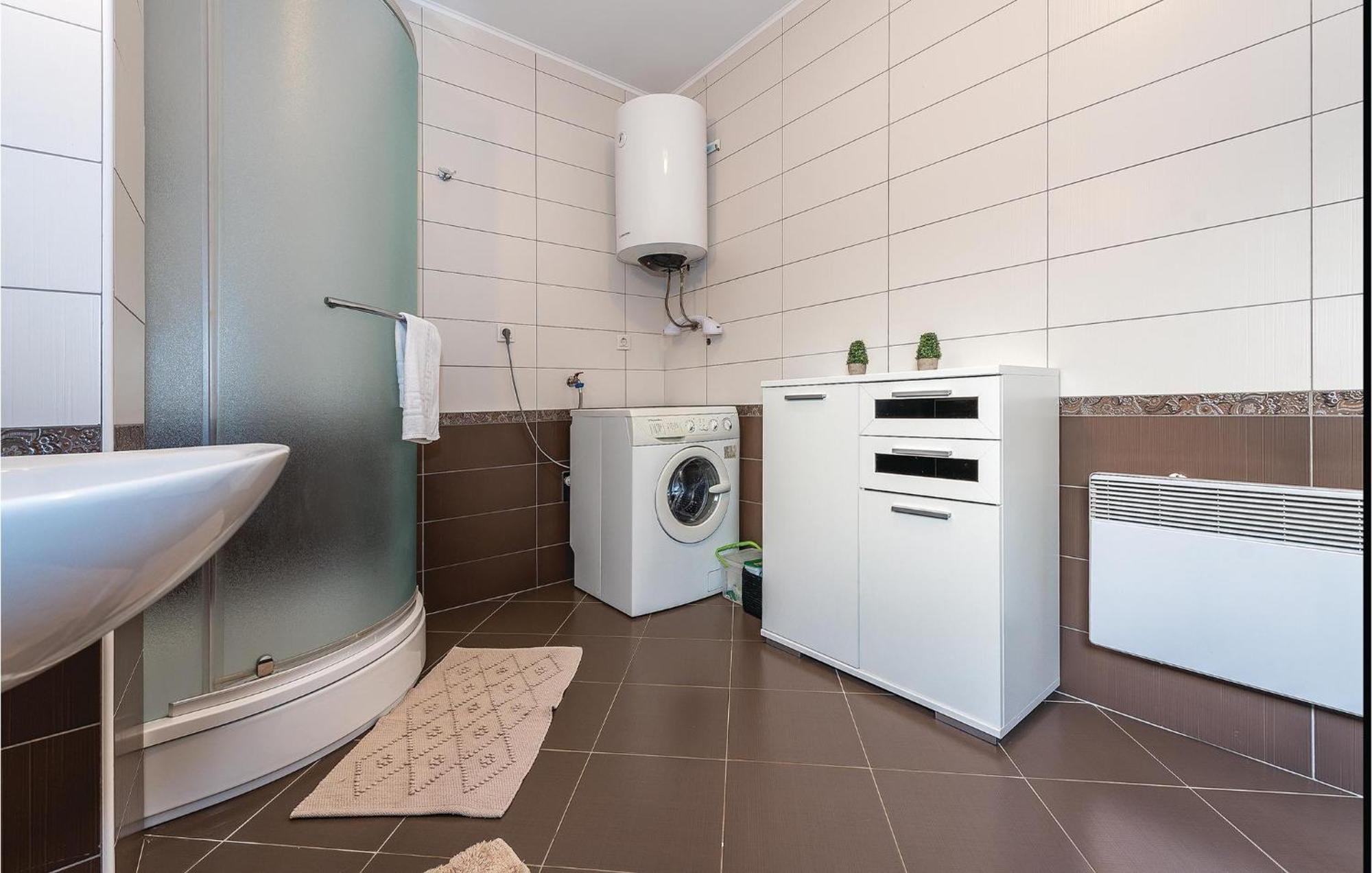 Gorgeous Home In Kijevo With Kitchen Luaran gambar