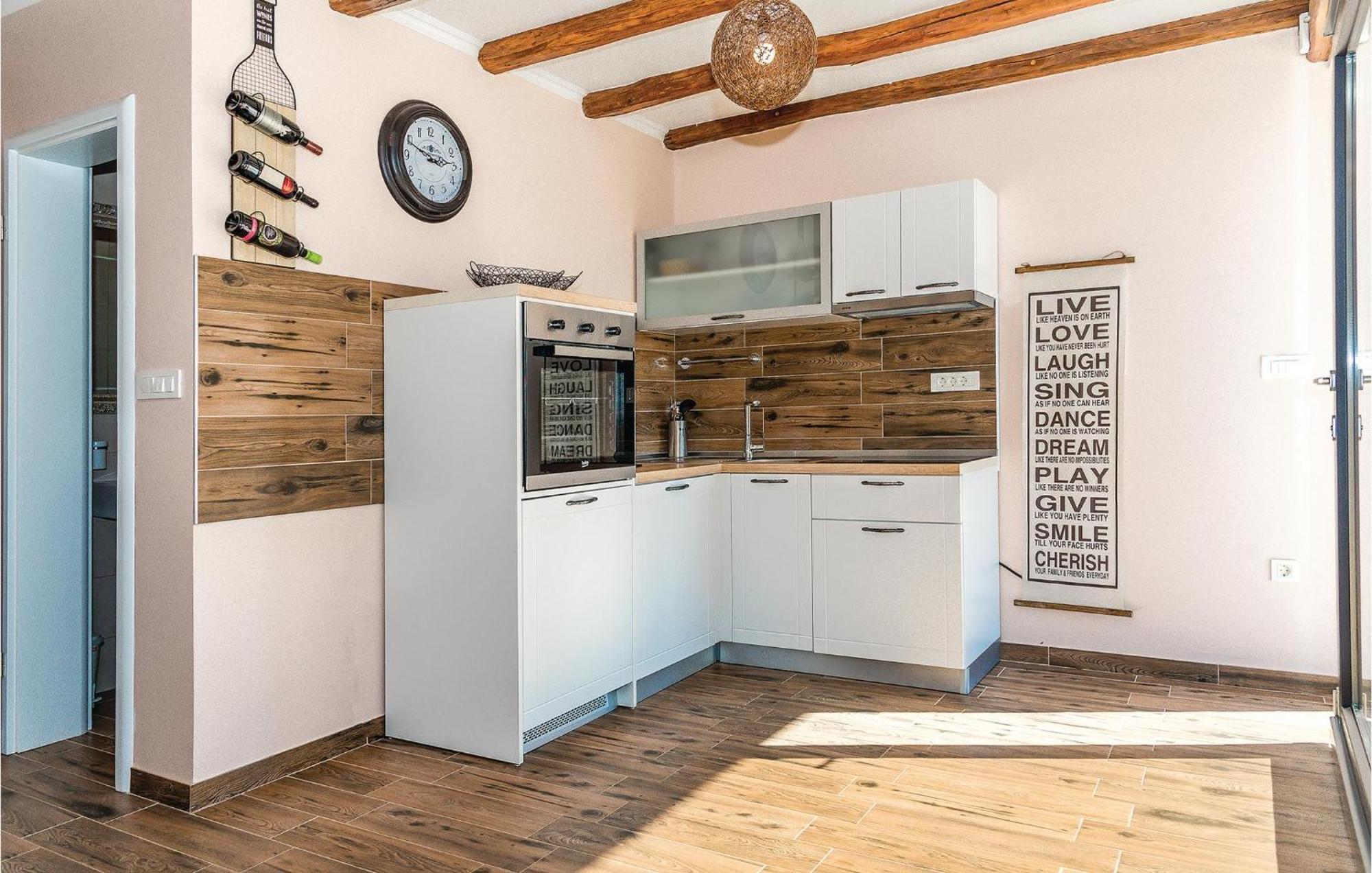Gorgeous Home In Kijevo With Kitchen Luaran gambar