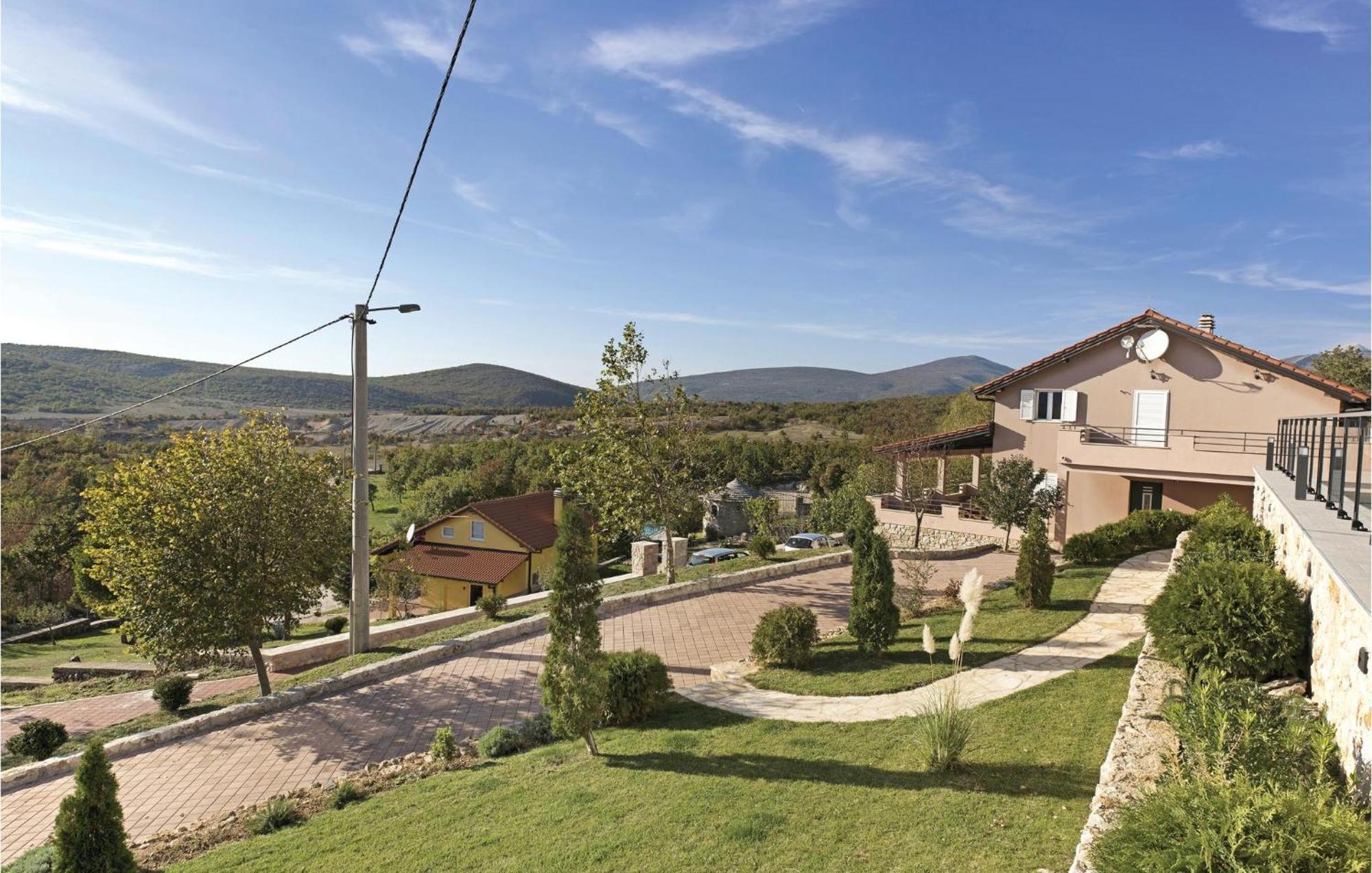 Gorgeous Home In Kijevo With Kitchen Luaran gambar