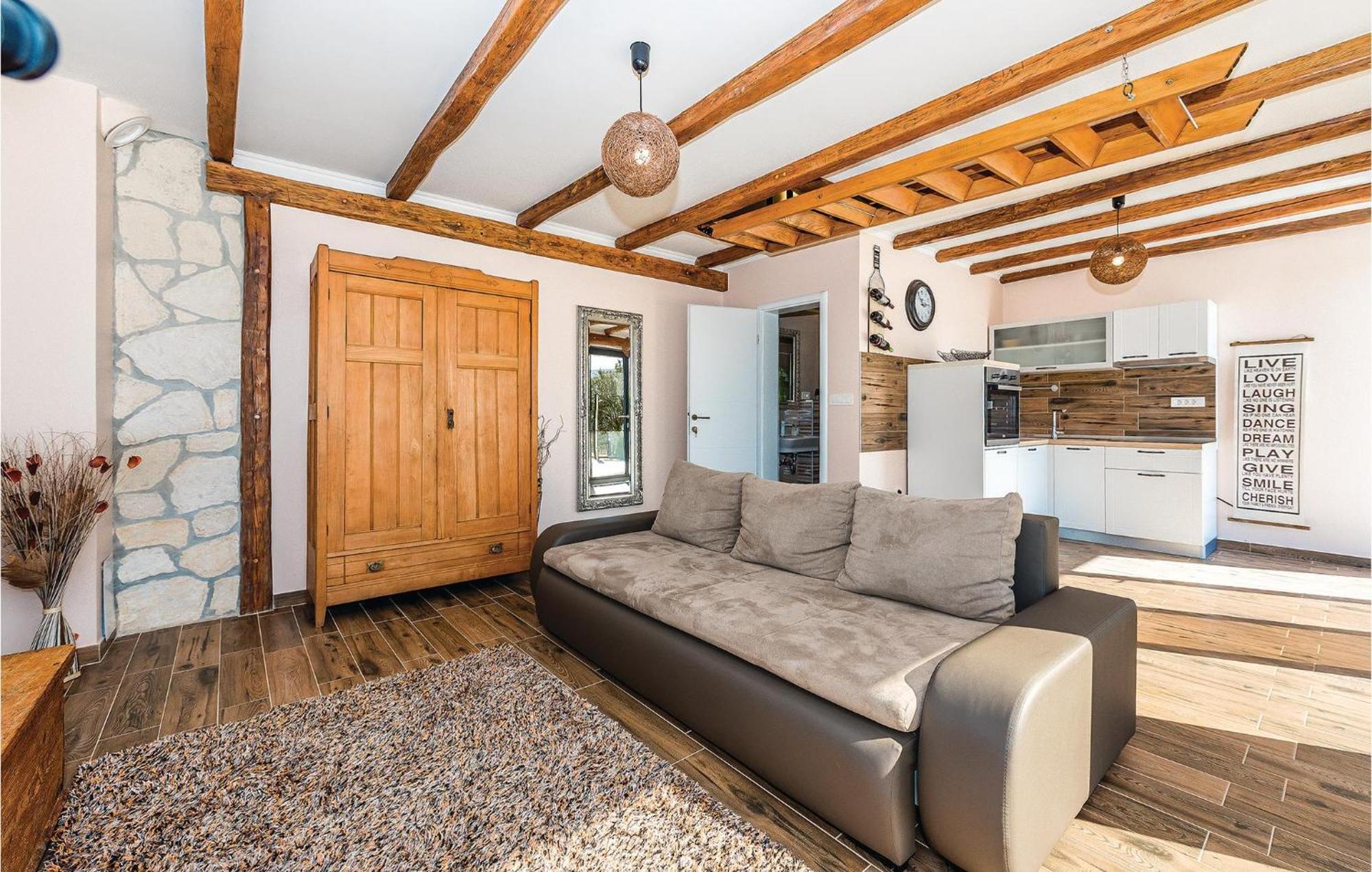 Gorgeous Home In Kijevo With Kitchen Luaran gambar